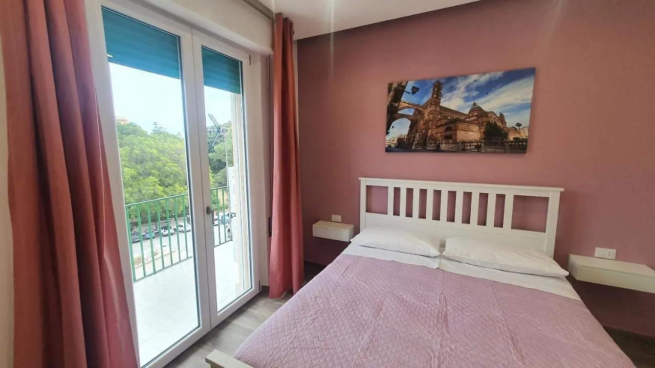 Garibaldi Rooms 29 - Piazza Marina A Palermo - In Pieno Centro. 2*,  Italië