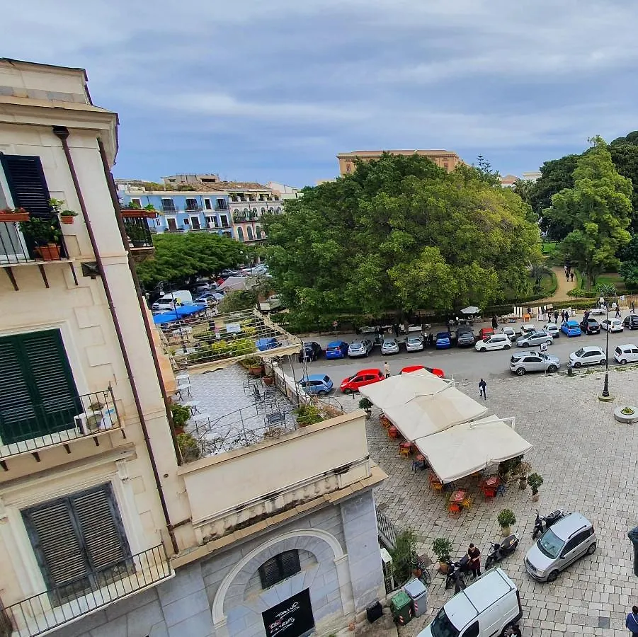 Garibaldi Rooms 29 - Piazza Marina A Palermo - In Pieno Centro. 2*,  Italië
