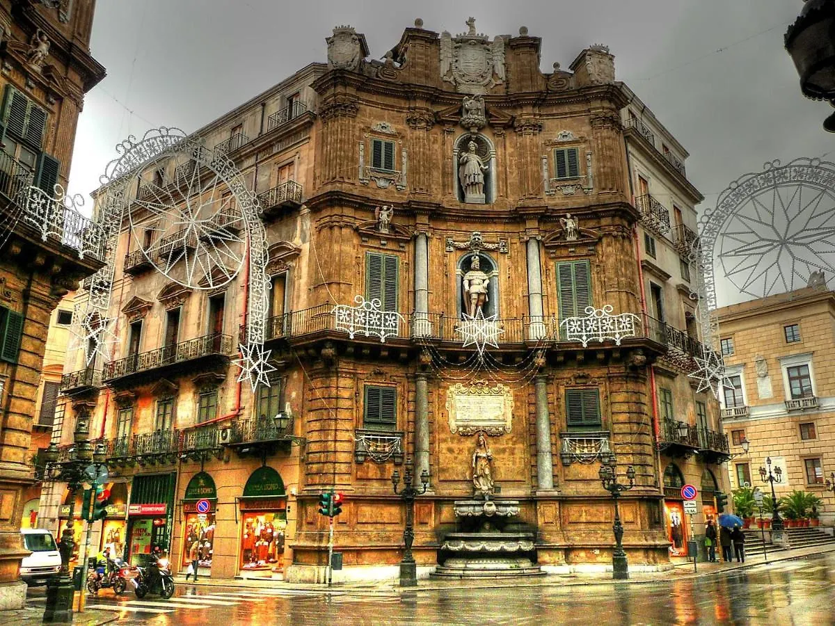 ** Guest house Garibaldi Rooms 29 - Piazza Marina A Palermo - In Pieno Centro. Italy